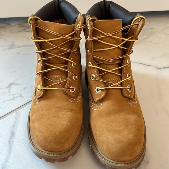 #Timberland boots size 5 used. Great condition have some minor stain - Picture 2 of 5